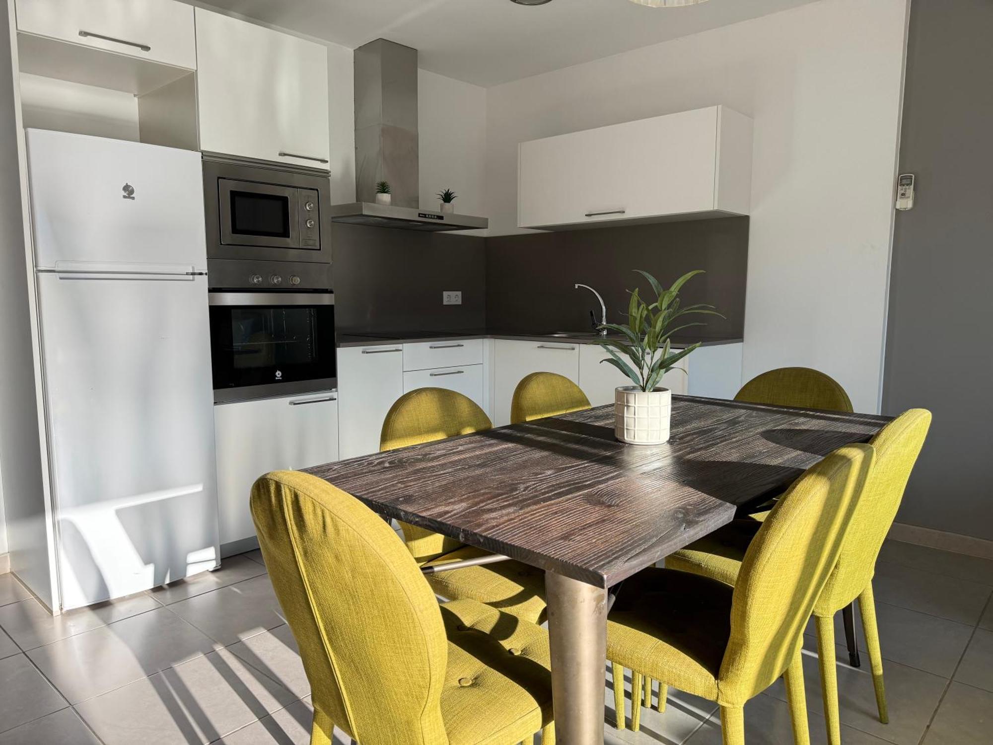 Agi Peater Center Apartment Roses Exterior photo